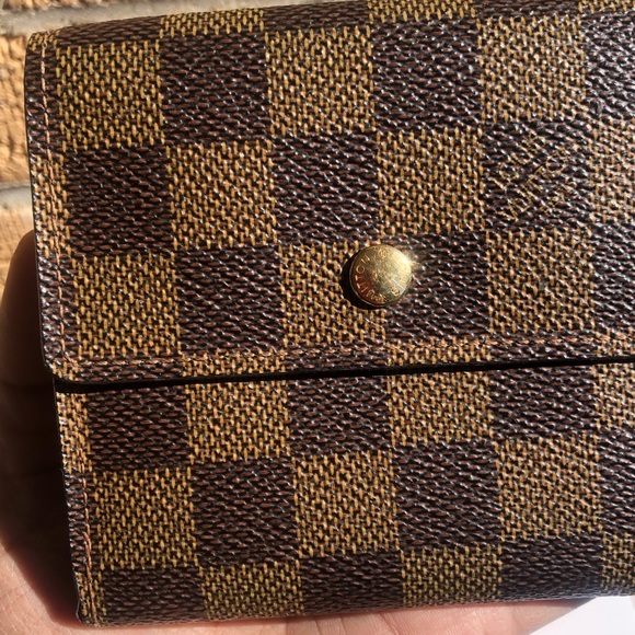 Authentic Louis Vuitton Bi-fold with coin wallet DE - Picture 4 of 13